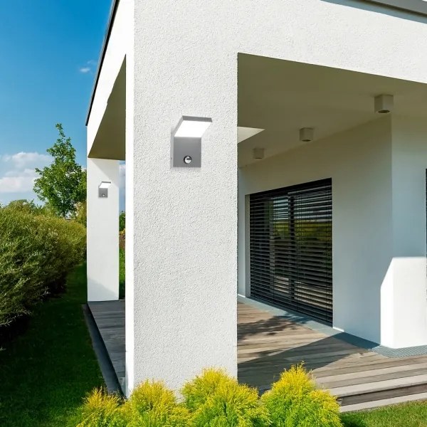 Brilagi - Lampada da parete a LED per esterni con sensore RIANO LED/8W/230V argento