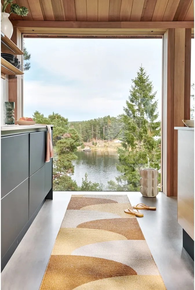 Tappeto da interno/esterno giallo ocra 70x90 cm Hill Ochre Pale Yellow – Pappelina