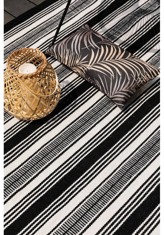 Tappeto da esterno bifacciale bianco e nero in plastica riciclata , 80 x 180 cm Zambezi - Green Decore