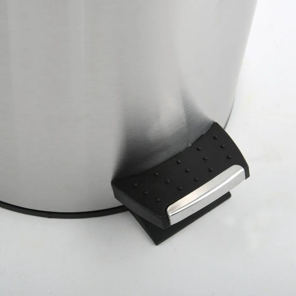 Cestino per la spazzatura color argento opaco in acciaio con pedale 5 l Adonis – Spirella