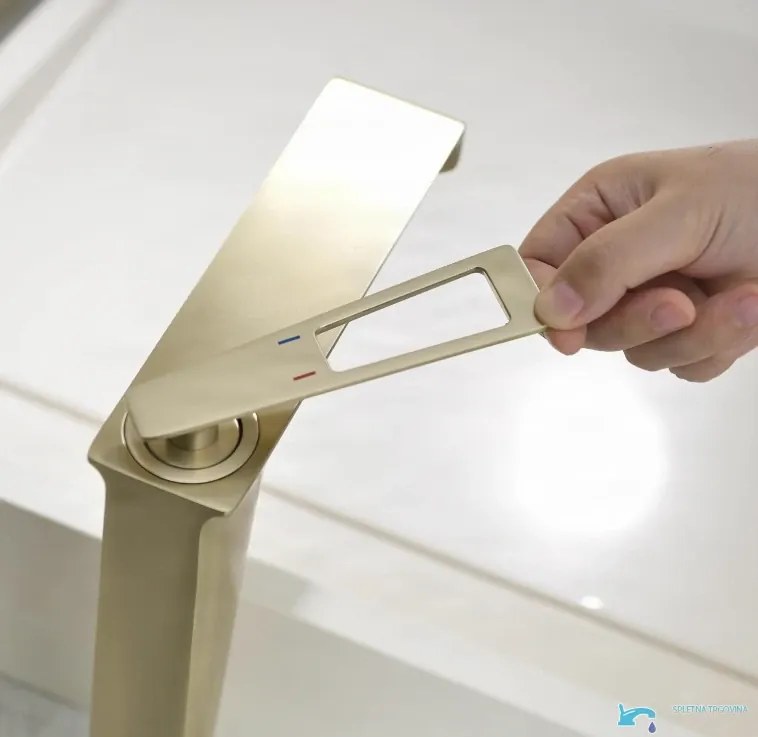 Rubinetto per lavabo ELITE EDITION BBS1257 in ottone con bocca a cascata, disponibile in più finiture — Oro spazzolato — Alta