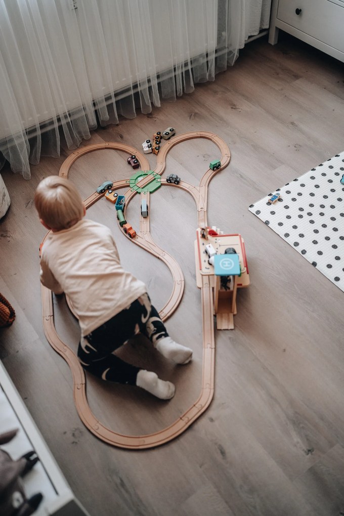 Maxim - Stazione ferroviaria con parcheggio e ascensore
