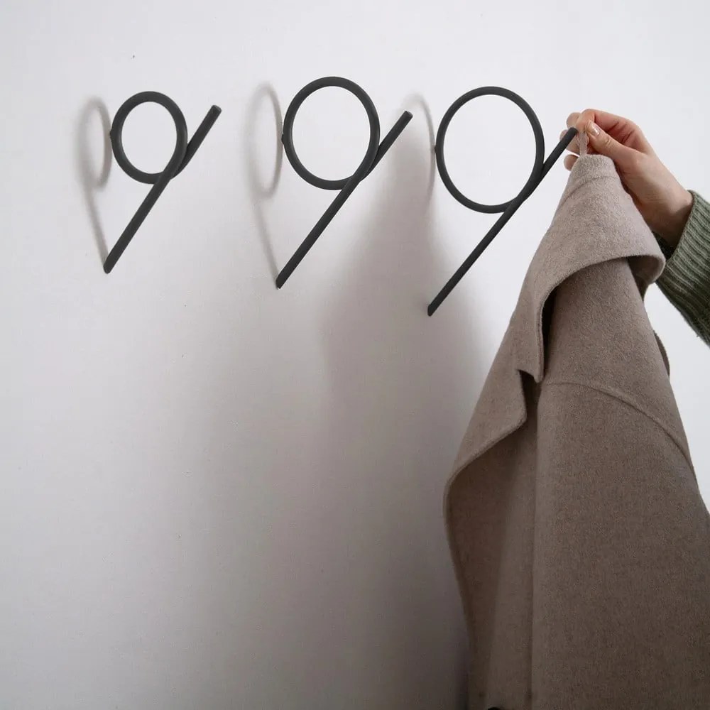 Gancio da parete nero in acciaio Tuba M – Spinder Design