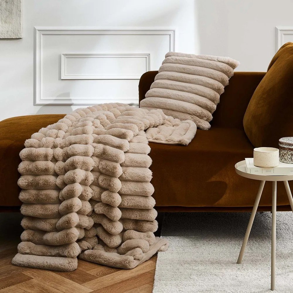 Coperta marrone chiaro in micropile 180x220 cm Boudoir – douceur d'intérieur