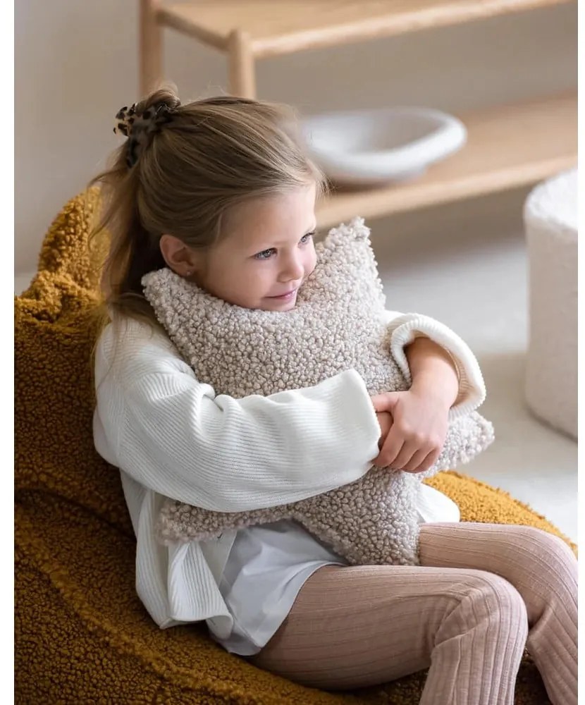 Cuscino per divano da bambini marrone chiaro con rivestimento in bouclé Star – Wigiwama