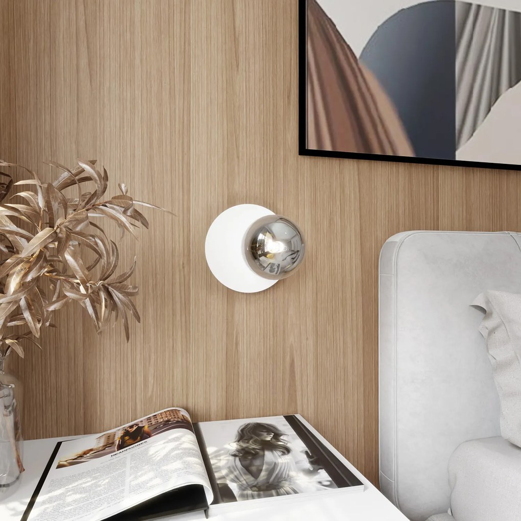 Lampada Da Parete Contemporanea Ippolita 1 Luce In Acciaio Bianco E Vetro Fumè