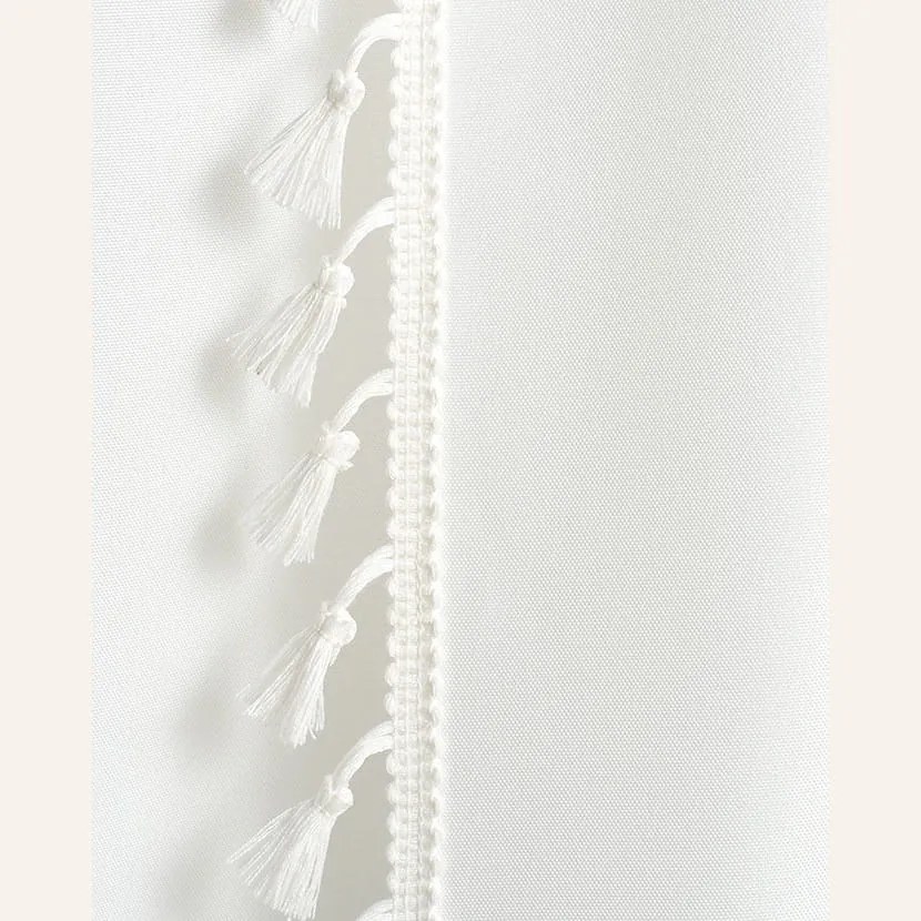 Tenda bianca LARA su cerchi d'argento con nappe 140 x 280 cm