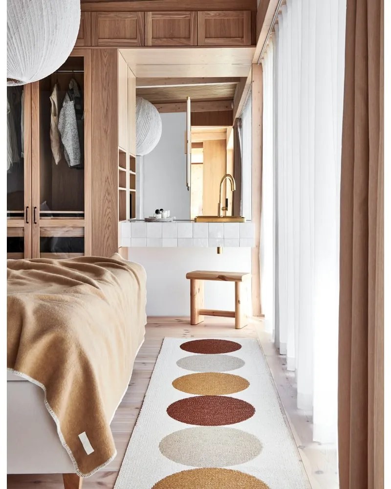 Tappeto da interno/esterno giallo ocra/color crema 70x140 cm Otto Harvest – Pappelina