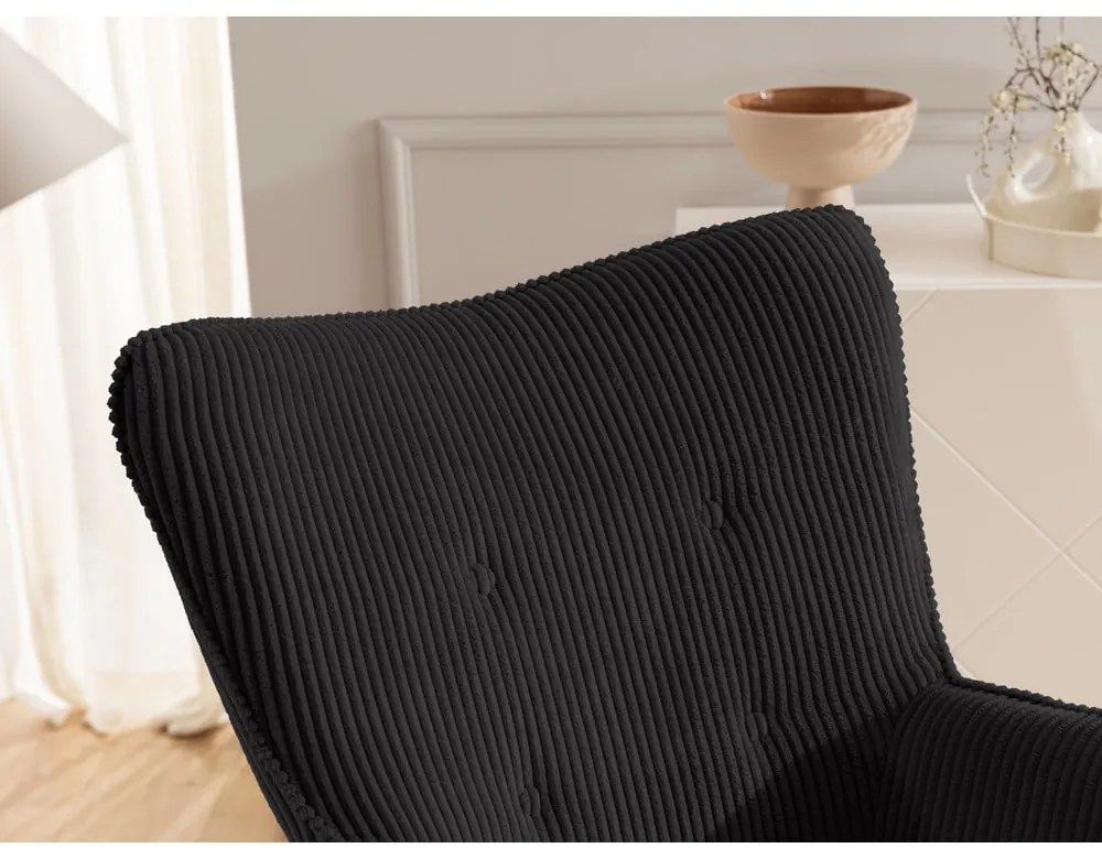 Poltrona nera con rivestimento in velluto a coste Niko – Ropez