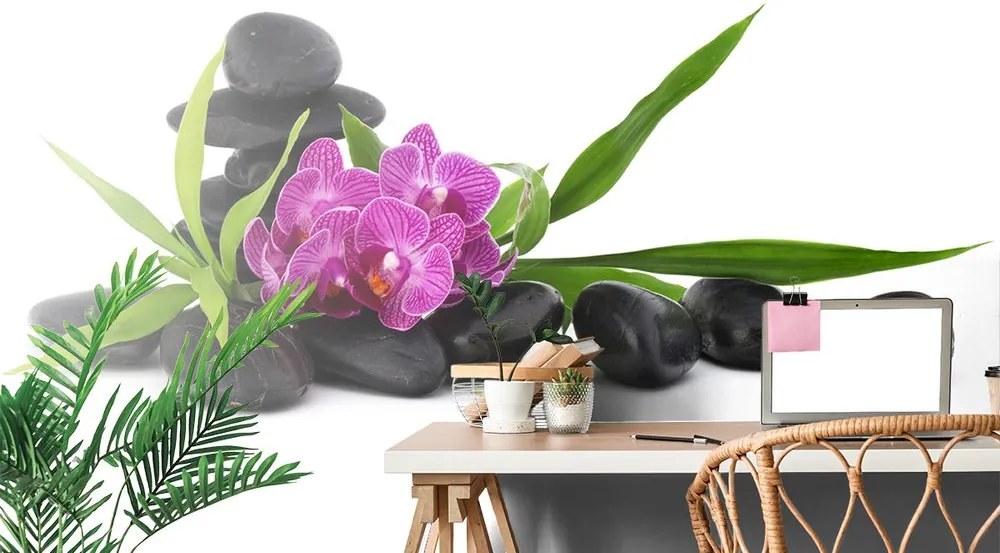 Carta da parati – Orchidea viola in un ambiente zen