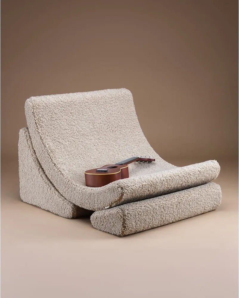 Poltrona per bambini marrone chiaro con rivestimento in bouclé Moon – Wigiwama