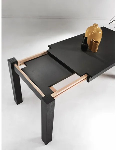 Tavolo da pranzo allungabile a 190 cm BLADE in legno Nero