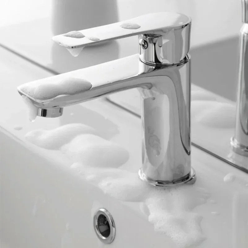Miscelatore lavabo Flat in ottone cromato con piletta click clack