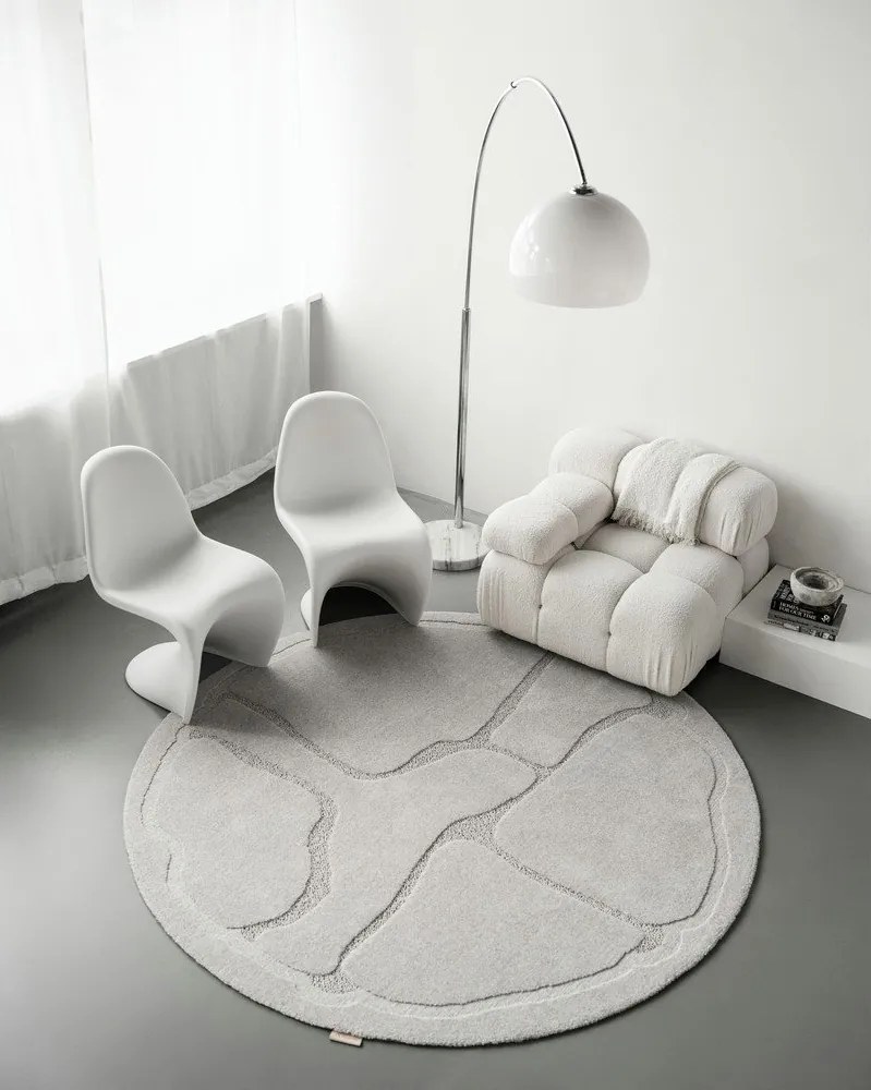 Tappeto rotondo in lana grigio chiaro ø 160 cm Morphic Organica - Agnella