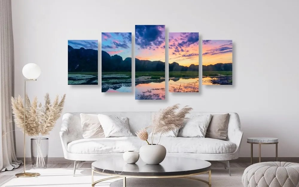 Quadri 5 pezzi – Tramonto romantico in montagna
