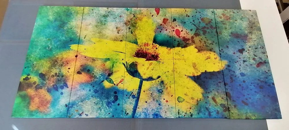 Quadri 5 pezzi – Fiore giallo con tocco vintage