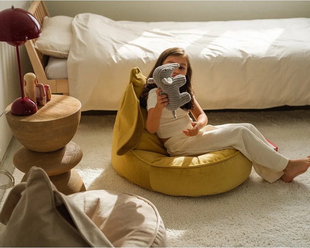 Pouf a sacco per bambini giallo con rivestimento in velluto Bunny – Wigiwama