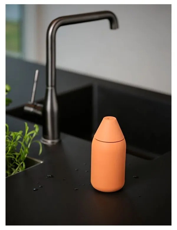 Dispenser per sapone arancione in silicone 300 ml Singles – Zone