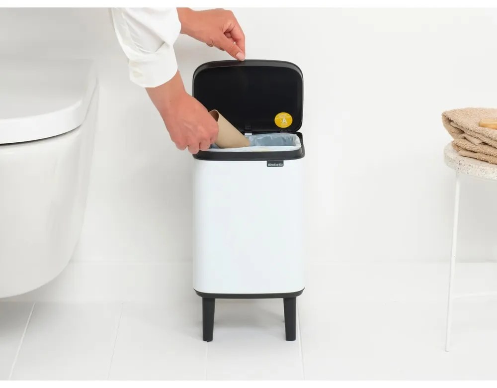 Cestino per la spazzatura bianco in acciaio 4 l Bo Hi – Brabantia