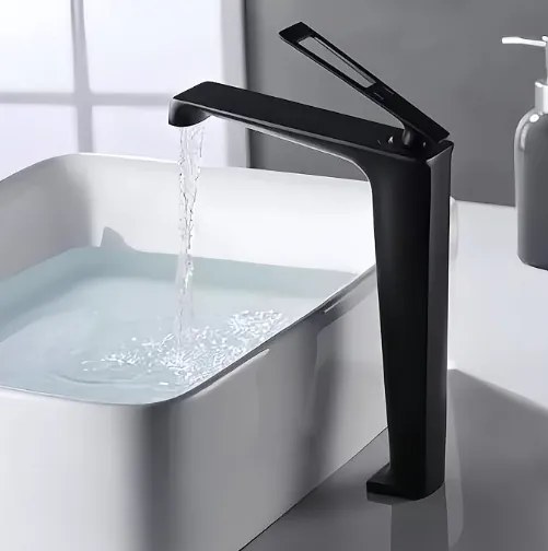 Rubinetto per lavabo ELITE EDITION BBS1257 in ottone con bocca a cascata, disponibile in più finiture — Nero — Alta