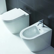 Coppia sanitari filomuro scarico a parete SENSEA compacta bianco WC: P 55 x L 36 x H 39.5 cm, bidet: P 55 x L 37 x H 40 cm