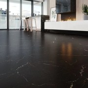 Pavimento SPC passaggio moderato Raven Marble nero Sp 4 mm 2.506 m²