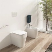 Coppia sanitari filomuro scarico a pavimento OLYMPIA CERAMICA tuttoevo bianco WC: P 55 x L 38 x H 56 cm, bidet: P 55 x L 38.5 x H 24 cm