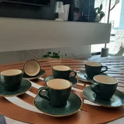 Trade Shop - Caffettiera Mini Express Con 2 Tazze In Ceramica Caffe' Colori  Assortiti
