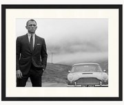 Foto incorniciata di Daniel Craig in veste di James Bond