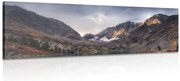 Quadro su tela – Montagne maestose con lago