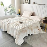 Copriletto color crema in micropile 150x200 cm Victory – My House