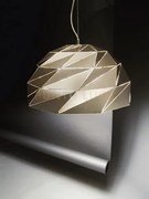 Tilt sospensione in metallo verniciato oro con paralume taglio lase...