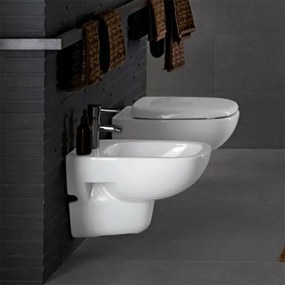 Sanitari sospesi Geberit con copriwc originale avvolgente Fantasia
