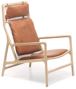 Poltrona con struttura in rovere massiccio e seduta in pelle di bufalo color marrone cognac. Dedo - Gazzda