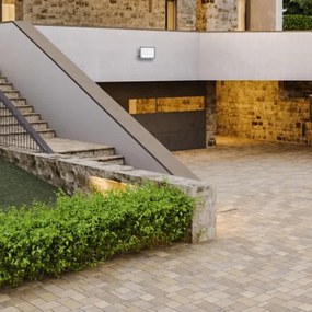 Riflettore LED with a solar panel FOCUS 100W/15000 mAh 3,2V 6000K IP65 + T