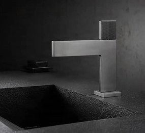 Rubinetto da bagno ELITE EDITION BS1420 in ottone con getto a cascata, disponibile in più finiture — Oro spazzolato