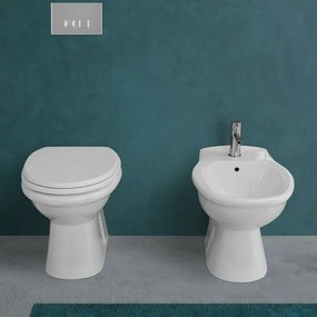 WC singolo tradizionale serie Karla con scarico a pavimento colore bianco
