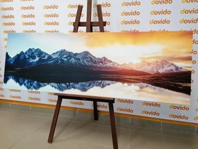 Quadro su tela – Splendido tramonto sulle montagne