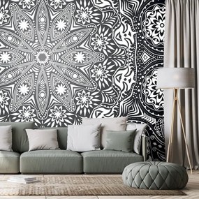 Carta da parati – Mandala decorativa con pizzo in bianco e nero