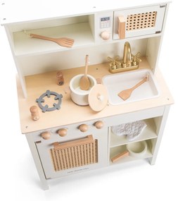 Cucina in legno - bianca con dettagli in rattan