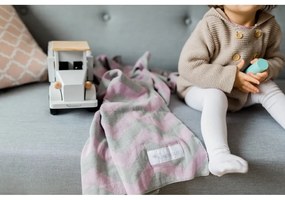 Coperta in cotone rosa-grigio Zigzag, 80 x 100 cm - Kindsgut