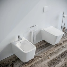 Vaso WC Square sospeso filo muro in ceramica completo di sedile softclose