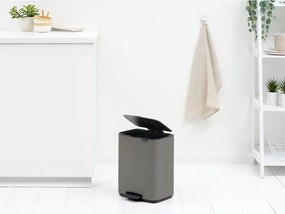 Cestino per la spazzatura grigio in acciaio con pedale 12 l Bo – Brabantia