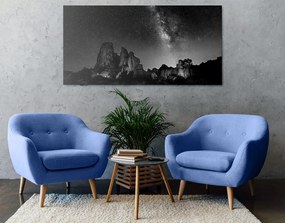 Stampa su tela – Cielo stellato sopra le rocce in bianco e nero