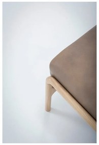 Poggiapiedi in pelle di bufalo marrone chiaro con struttura in rovere massiccio Fawn - Gazzda