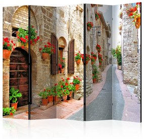 Paravento Provincia Italiana II - Strada con case in mattoni e piante verdi