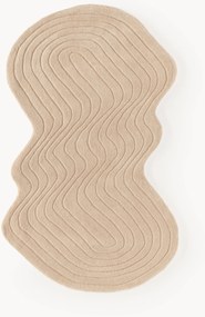 Tappeto in lana fatto a mano dalla forma organica Aliza