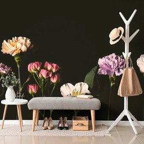 Carta da parati autoadesiva – Fiori eleganti su sfondo scuro