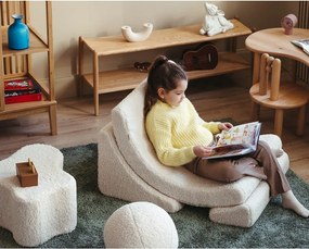 Pouf per bambini color crema con rivestimento in bouclé Cloud – Wigiwama