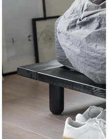 Letto matrimoniale nero in legno di pino con griglia 140x200 cm Peek - Karup Design